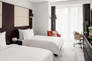 jumeirah-towers-2